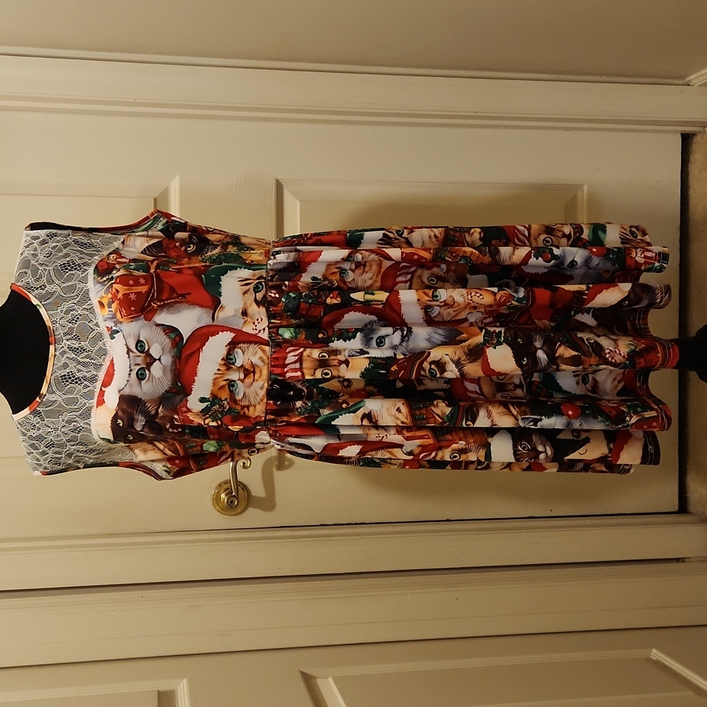 Beautiful, Vibrant Christmas Cat Dress, Size Large ❤️🎅🐱🤶❤️